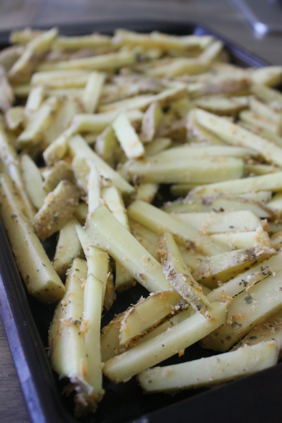 How To Make Herb Roasted Fries Your Kids Will Fight Over | Growing Up Herbal | A healthy side dish your kids will beg for!