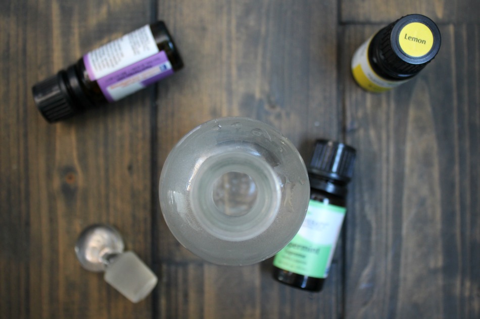Here's A Quick Way To Make A Copycat Hydrosol When You're Pressed For Time | Growing Up Herbal | Don't have time to make a homemade hydrosol? Make this copycat version instead!