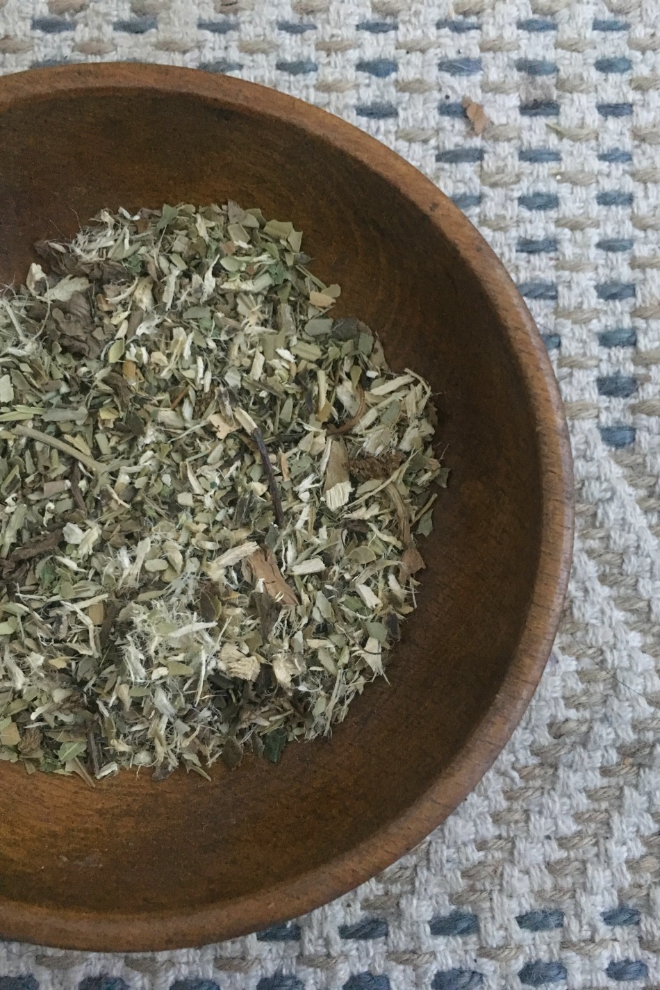How To Decrease Your Chance Of A Sinus Infection With An Herbal Sinus Rinse | Growing Up Herbal | If sinus issues are a common occurrence for you, here’s an herbal remedy that can offer you some much needed relief.