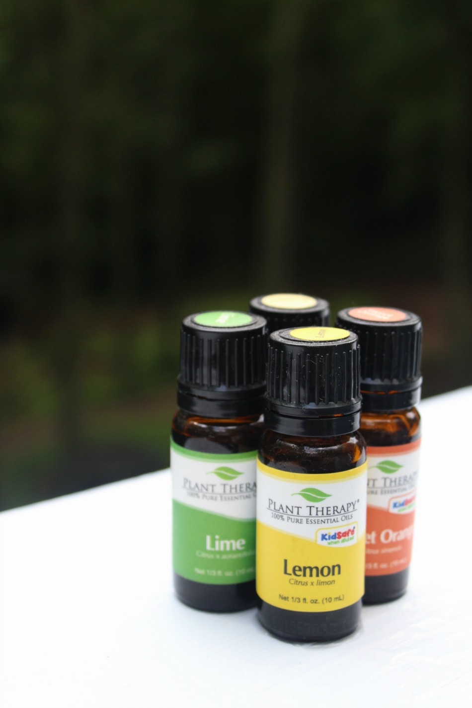 Phototoxic Essential Oils: What You Need To Know | Growing Up Herbal | Learn how to use essential oils safely this summer, especially when it comes to navigating the use of phototoxic essential oils!