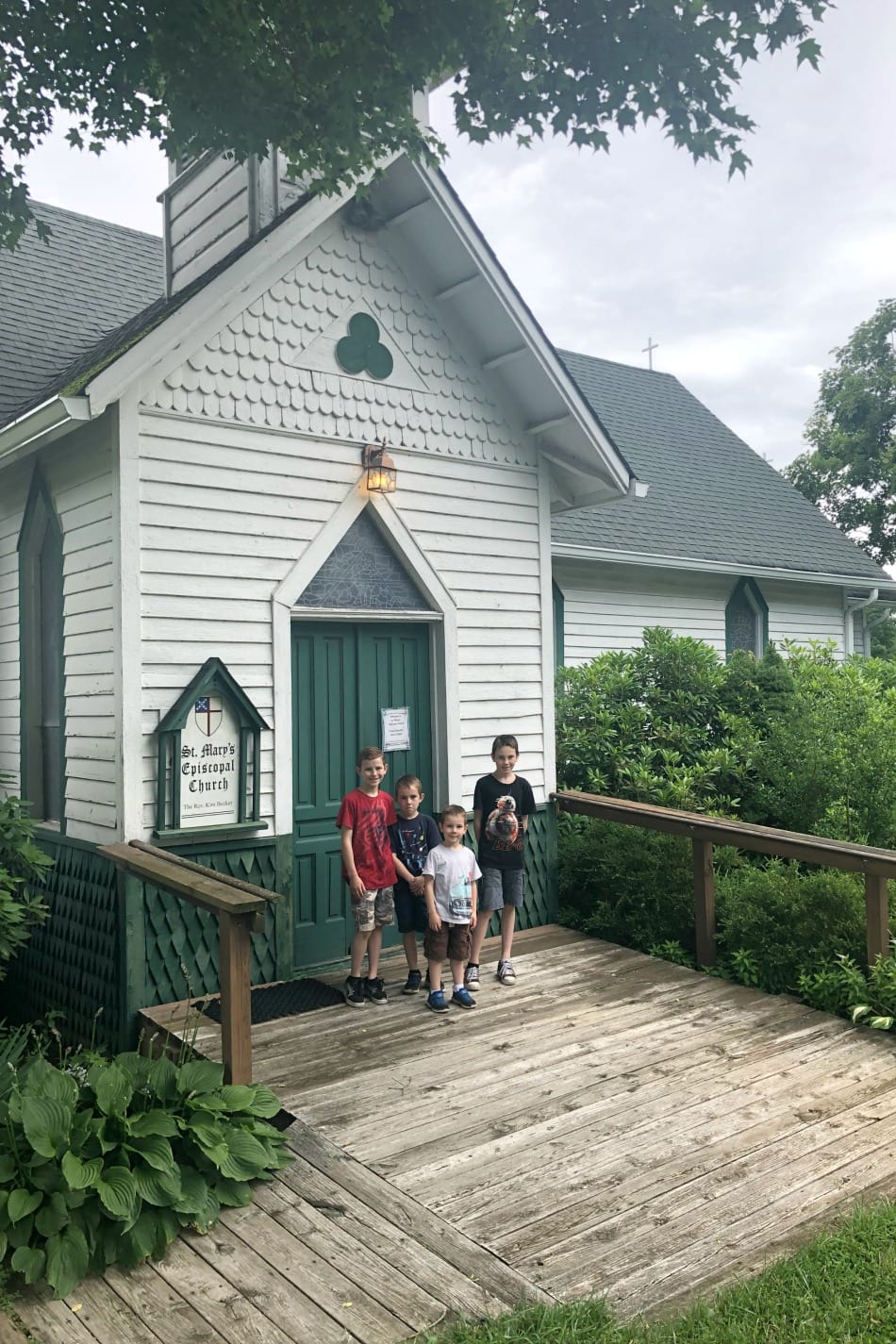 Visiting The Frescos in West Jefferson, NC | Growing Up Herbal | We finally made it to see the fresco paintings housed in a couple of old Episcopal churches in West Jefferson, North Carolina for our Michaelangelo artist study!