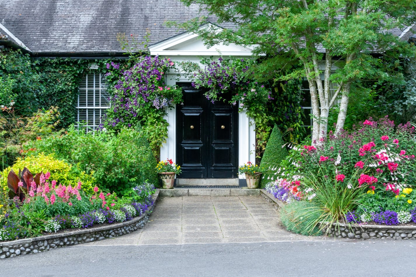 beautiful home flower gardens