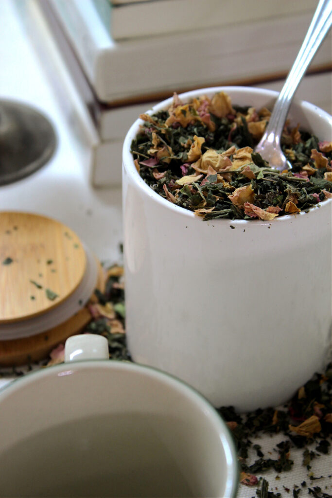 The Sunday Steep: An Online Tea-Making Course | Growing Up Herbal | Learn to slow down, embrace the ritual and magic of tea, and share this gift with others in The Sunday Steep: An Online Tea-Making Course.