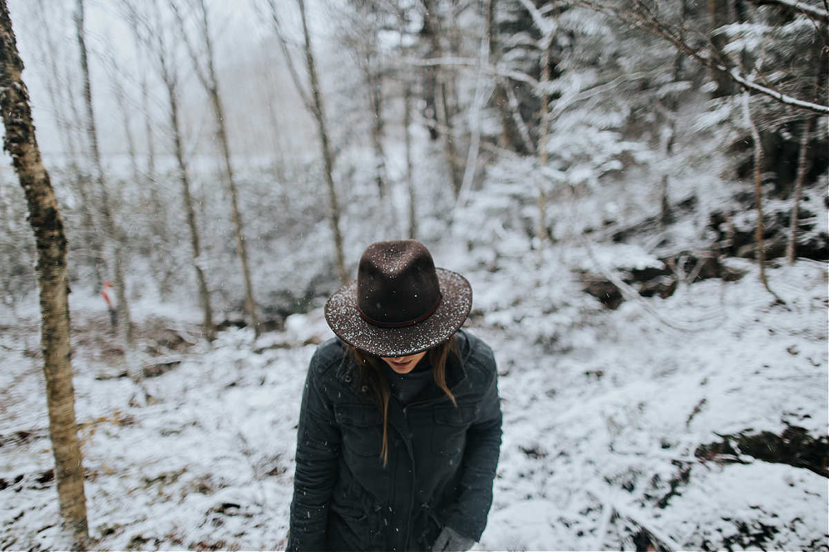 Seasons of the Female Menstrual Cycle | Growing Up Herbal | Learn how the female menstrual cycle aligns with the four season of the year and how this can impact lifestyle and self-care habits. 