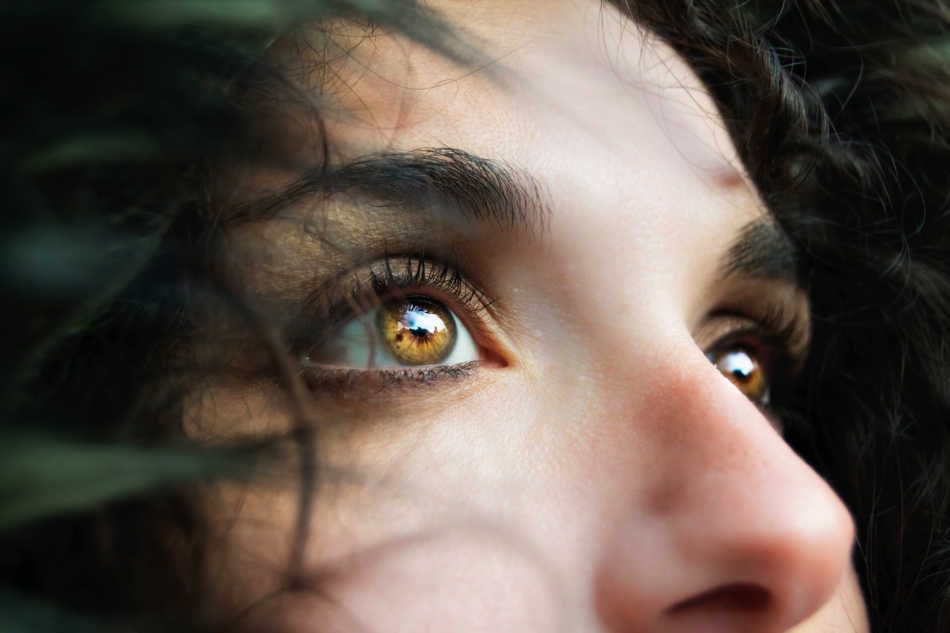 Chamomile Eye Wash for Infected Eyes | Growing Up Herbal | Learn how to make and use a chamomile eye wash for inflamed, irritated, infected eyes to help you recover as naturally as possible.
