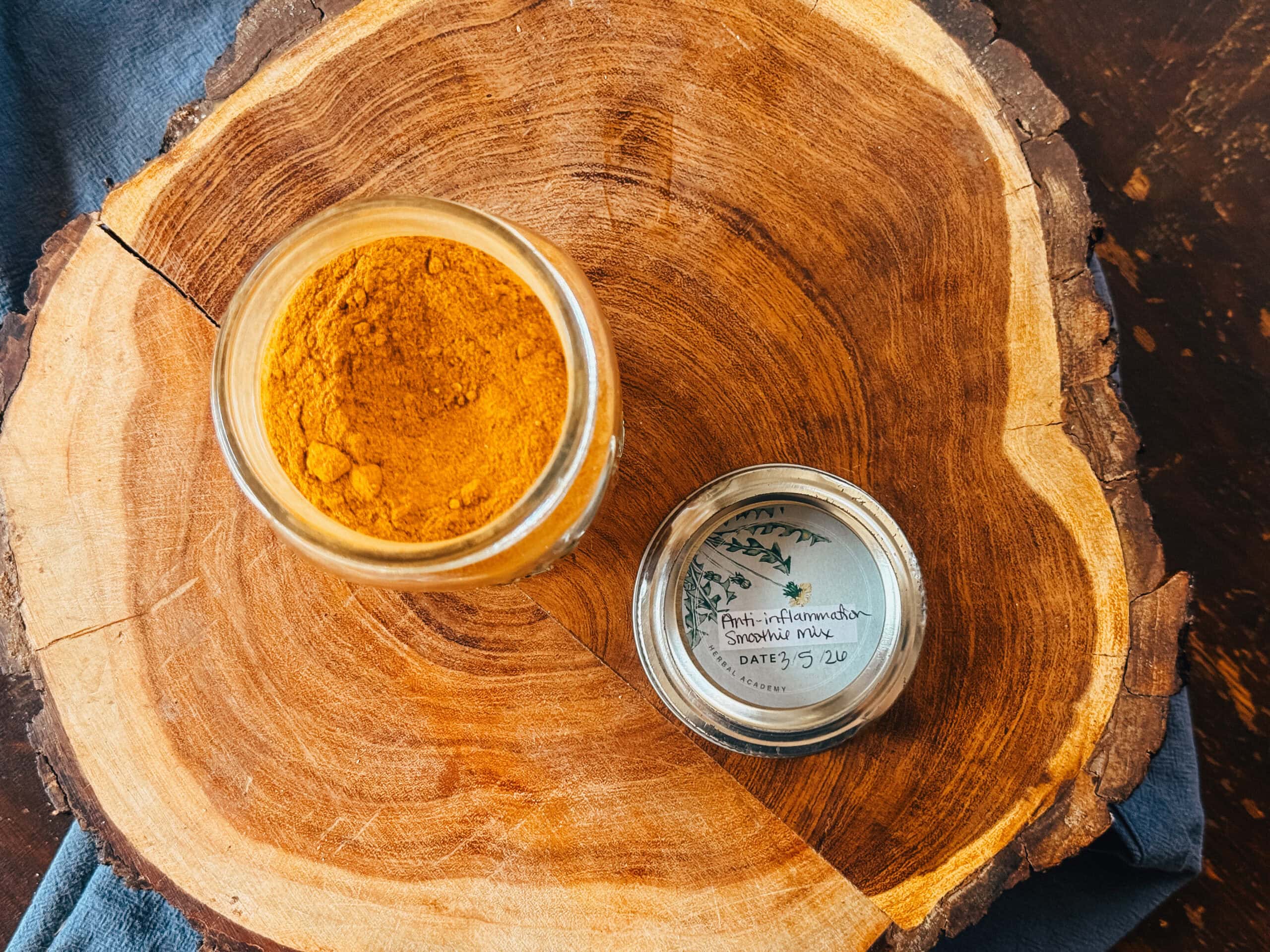 Inflammation-Modulating Herbal Smoothie Mix | Growing Up Herbal | A sweet and spicy inflammation-modulating smoothie mix to help support your liver this spring and ease inflammation throughout the body.